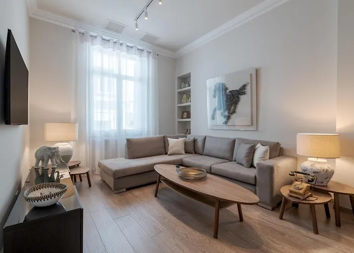 Historic Plaka'S Deluxe Apartment